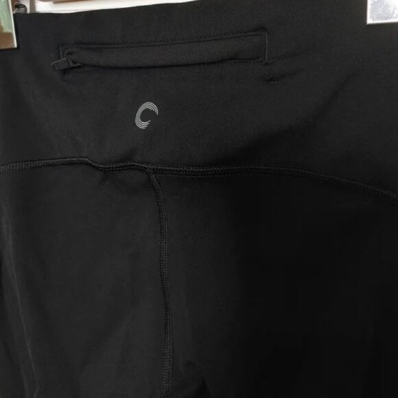 Aritzia Panel mesh active legging - Picture 4 of 4